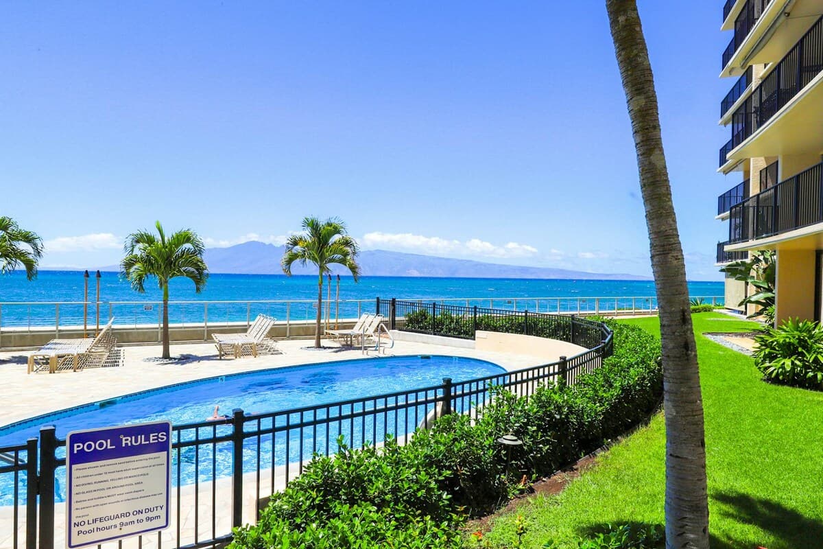 Condo in Lahaina · ★4.79 · 2 bedrooms · 2 beds · 2 shared baths - Photo 2
