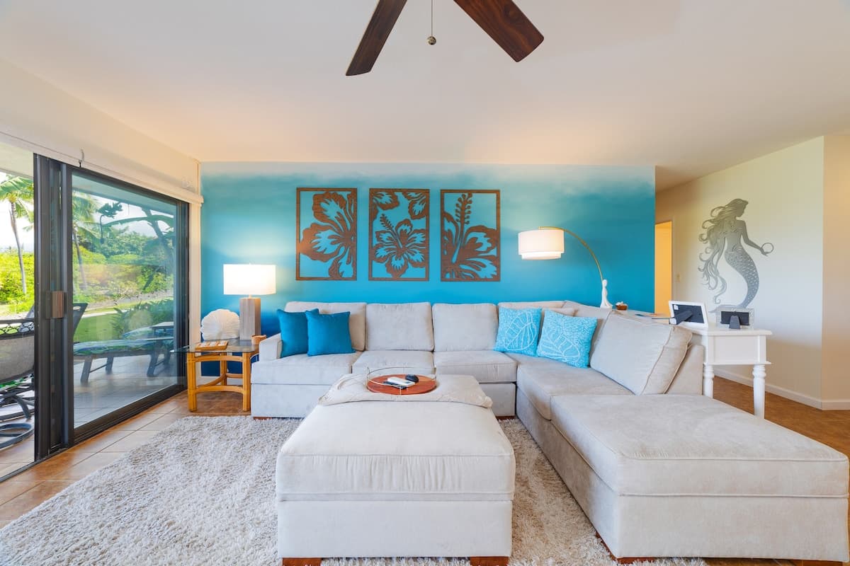 Condo in Kailua-Kona · ★4.92 · 2 bedrooms · 2 beds · 2 private baths - Photo 1