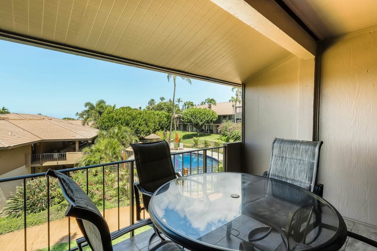 Tropical Studio Oceanview 2nd-Floor | Balcony - Photo 1