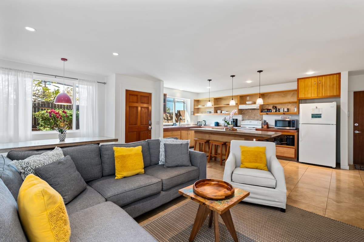 Home in Paia · ★4.9 · 2 bedrooms · 2 beds · 2 baths - Photo 3