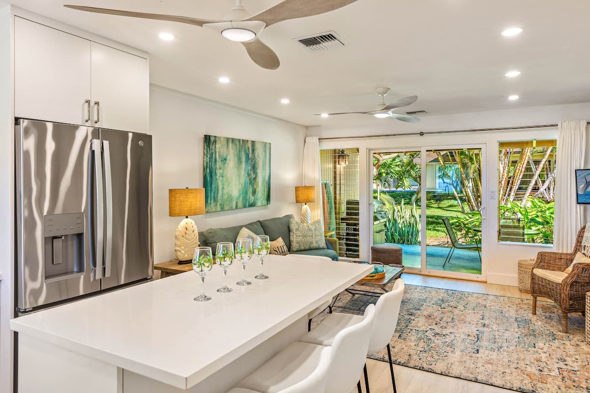 Townhouse in Lahaina · ★4.7 · 1 bedroom · 1 bed · 2 baths - Photo 4