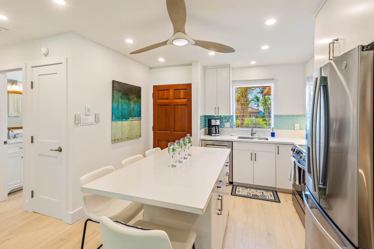 Townhouse in Lahaina · ★4.7 · 1 bedroom · 1 bed · 2 baths - Photo 2