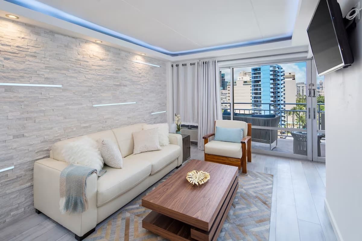 Condo in Honolulu · ★4.71 · 1 bedroom · 2 beds · 1 private bath - Photo 5