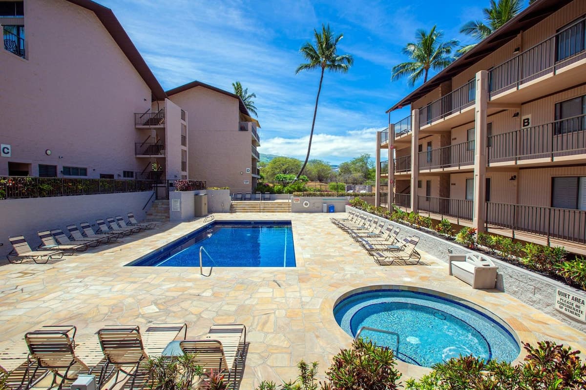 Condo in Kihei · ★4.75 · 1 bedroom · 1 bed · 1 shared bath - Photo 1