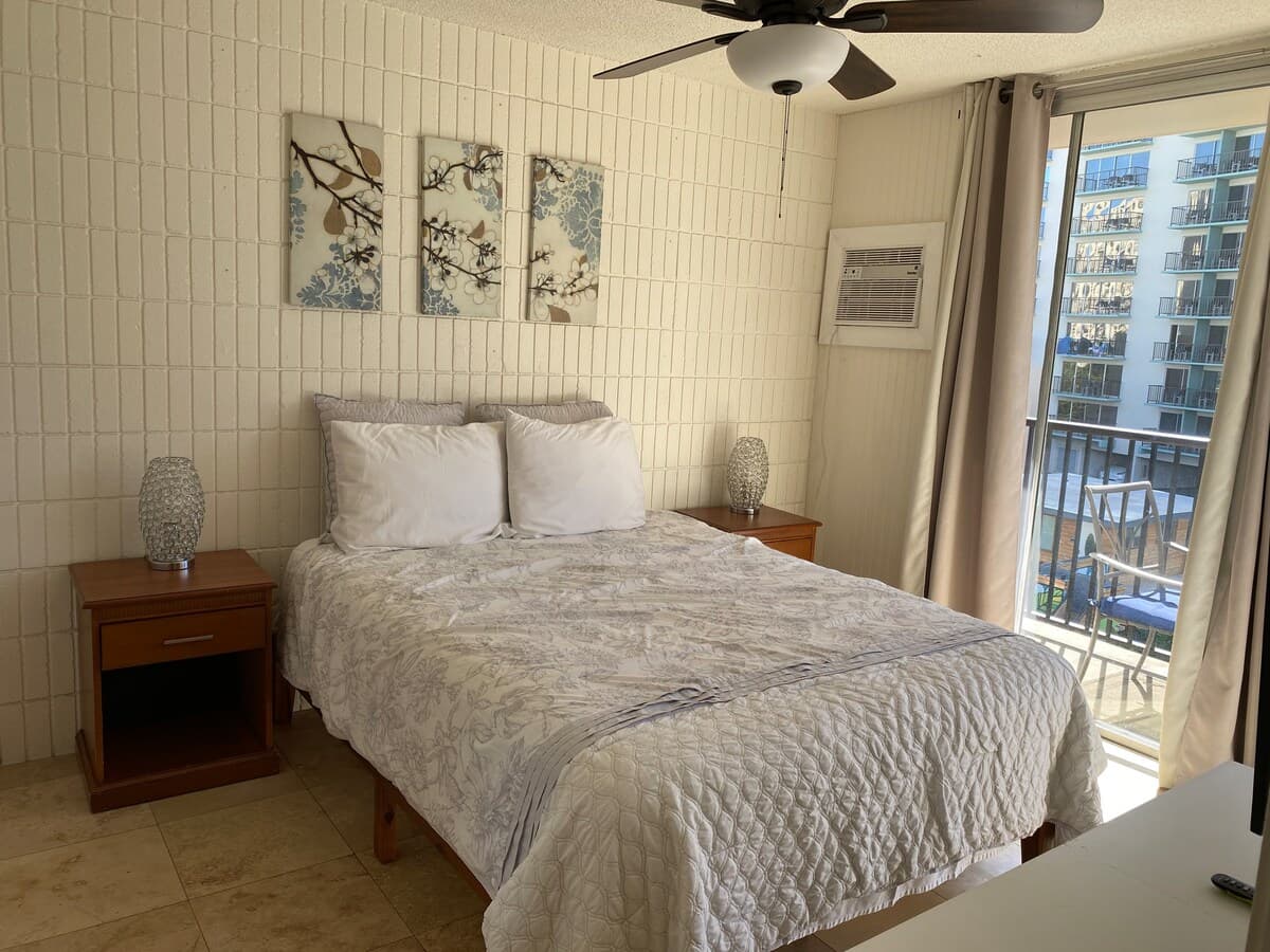 Clean and Convenient 1 Bdrm Suite in Waikiki - Photo 4