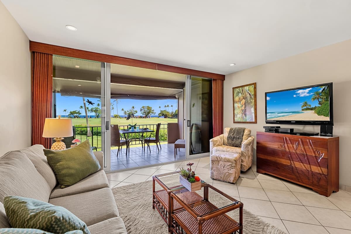 Condo in Kaanapali · ★4.94 · Studio · 1 bed · 1 bath - Photo 2