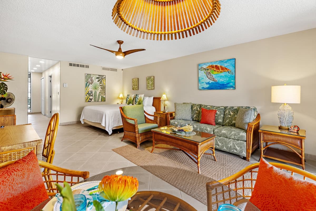 Home in Kaanapali · ★4.76 · 1 bedroom · 1 bed · 1 private bath - Photo 2