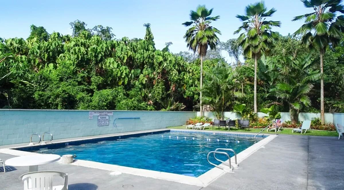 Condo in Hilo · ★4.6 · 2 bedrooms · 2 beds · 1 bath - Photo 4