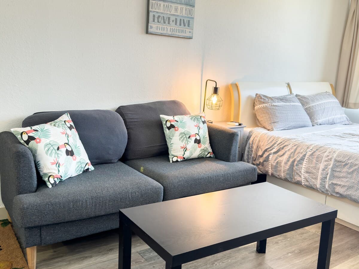 Condo in Honolulu · ★4.59 · Studio · 1 bed · 1 private bath - Photo 5