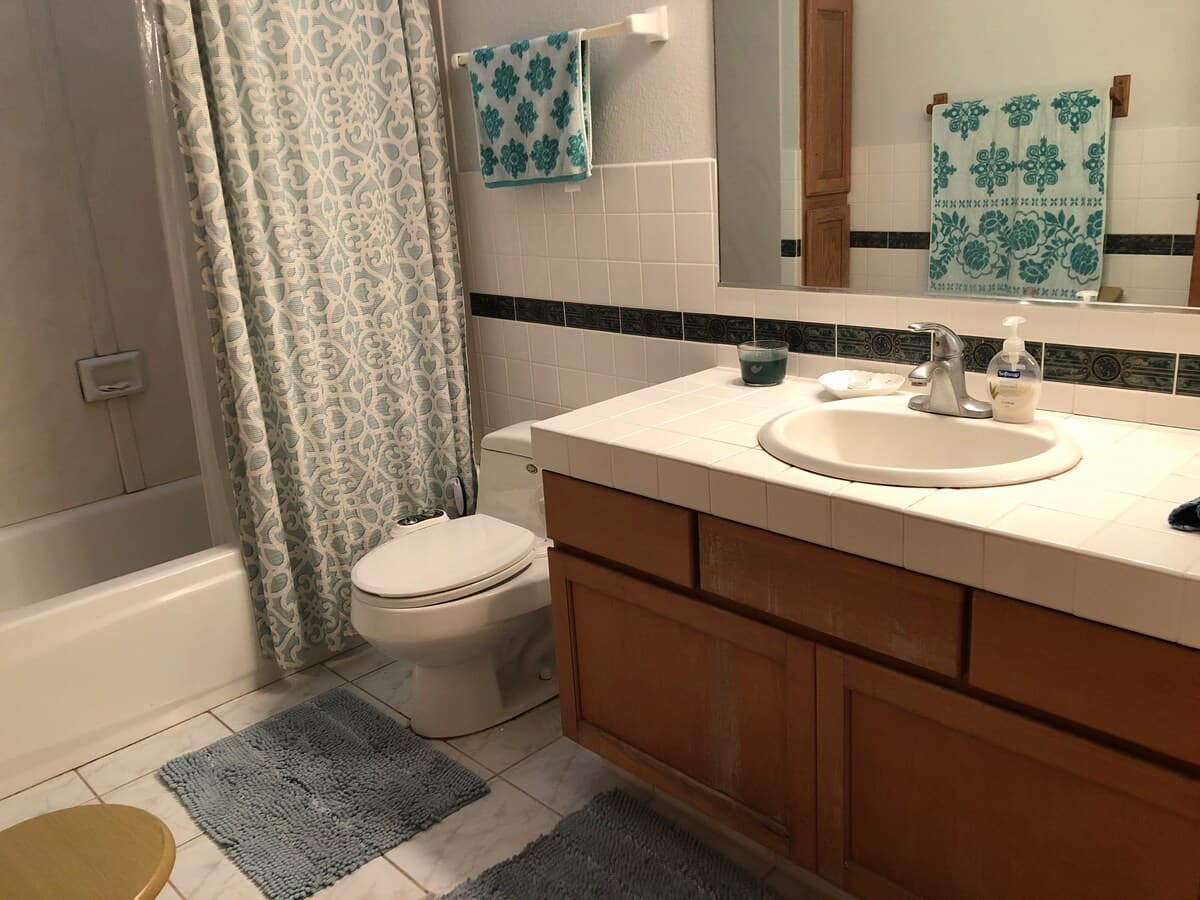 Home in Kailua-Kona · ★4.73 · 1 bedroom · 2 beds · 1 shared bath - Photo 4