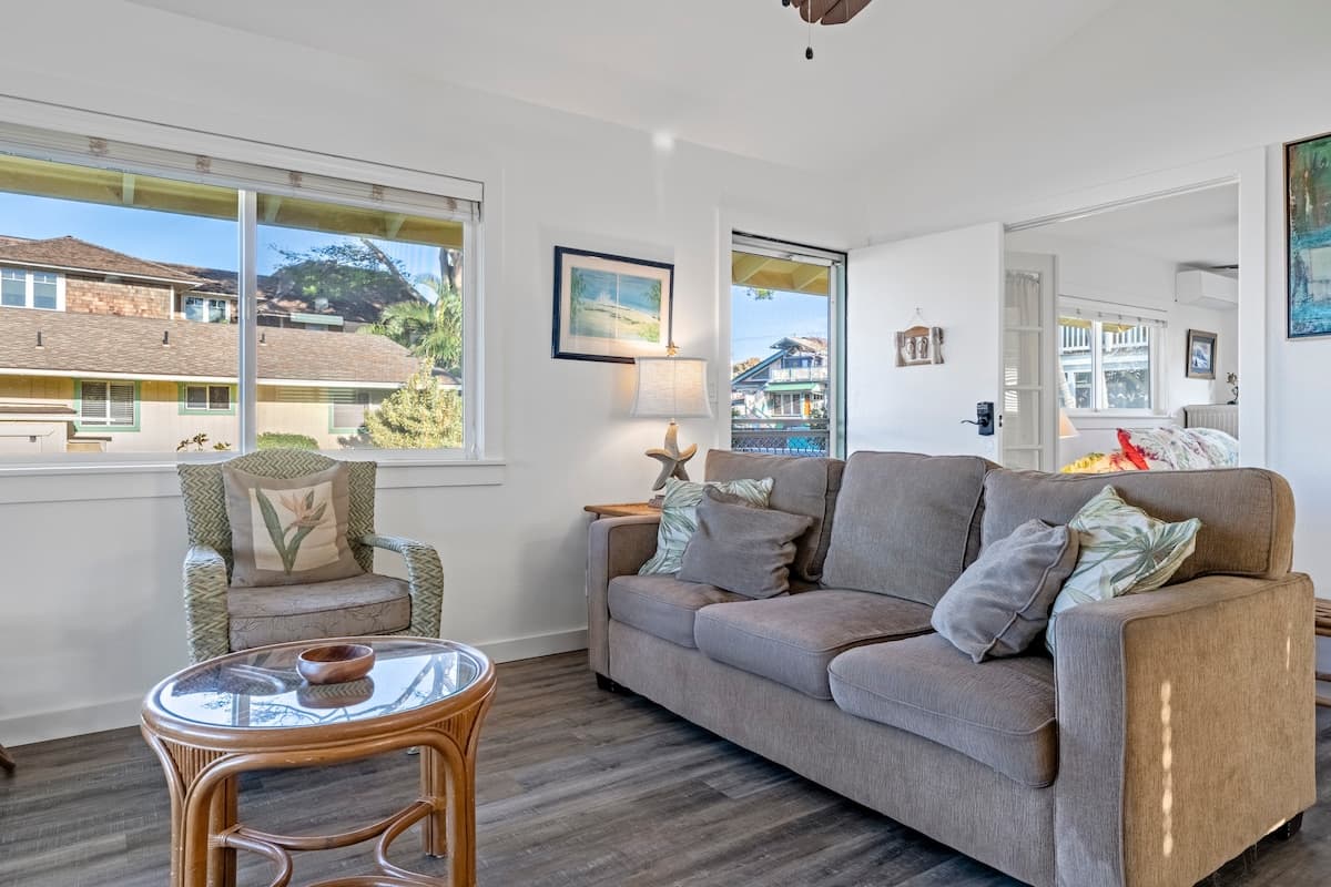 Palm Surf Bungalow - Photo 3