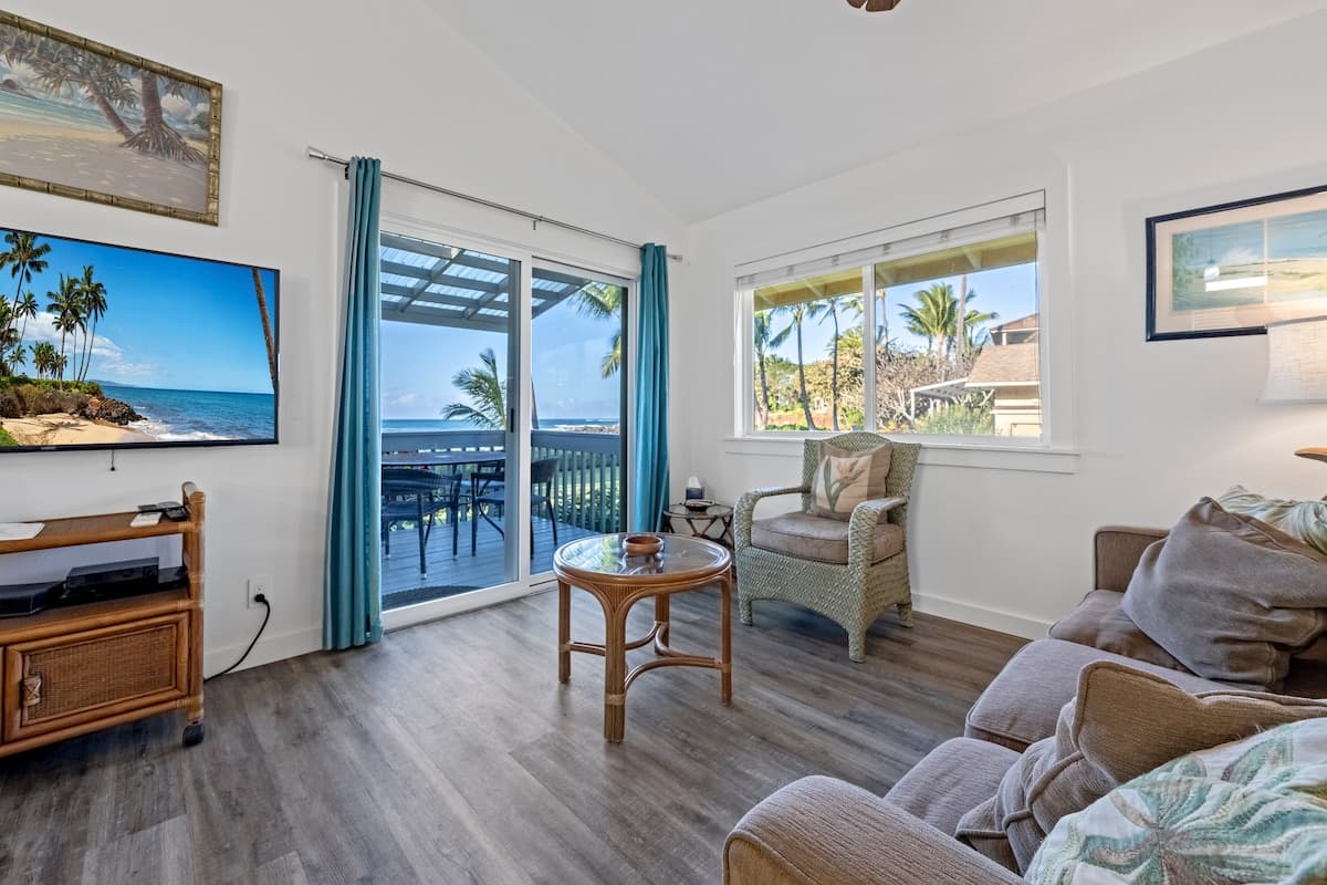 Palm Surf Bungalow - Photo 4