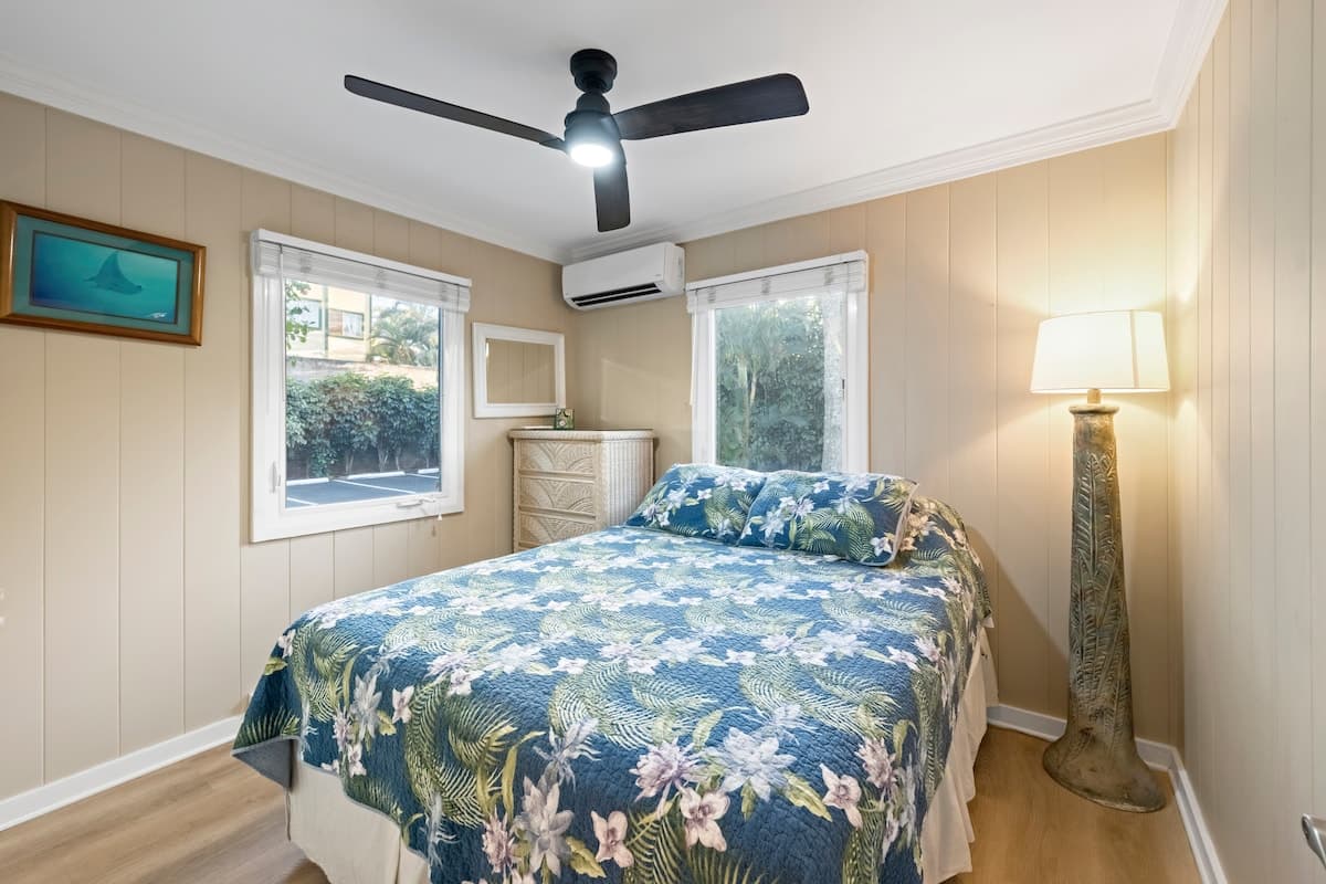 Home in Paia · ★4.96 · 5 bedrooms · 4 beds · 2 private baths - Photo 3