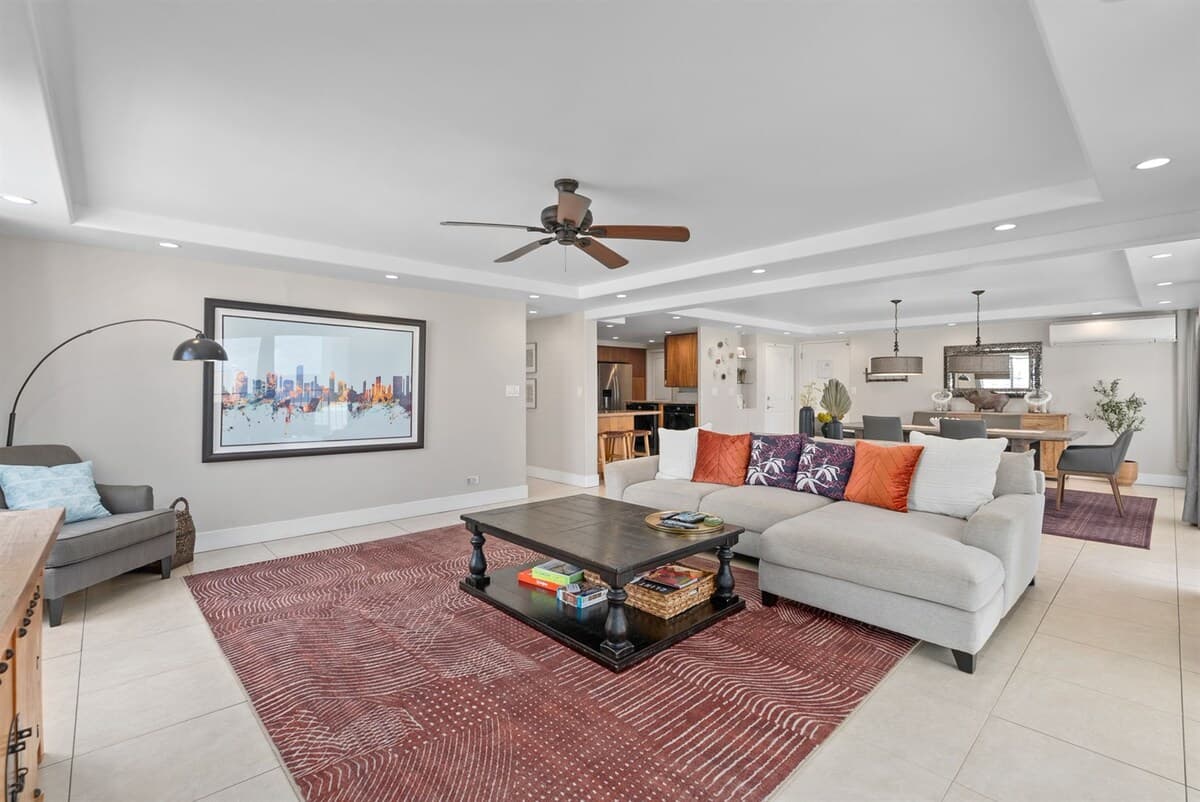 Condo in Honolulu · ★4.91 · 2 bedrooms · 4 beds · 2 baths - Photo 3