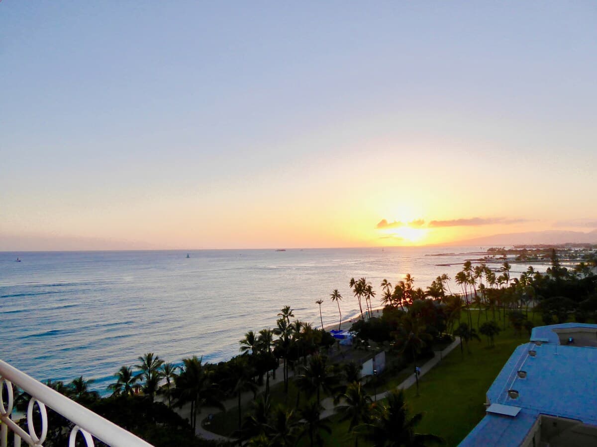 Condo in Honolulu · ★4.93 · Studio · 1 bed · No bathroom - Photo 2