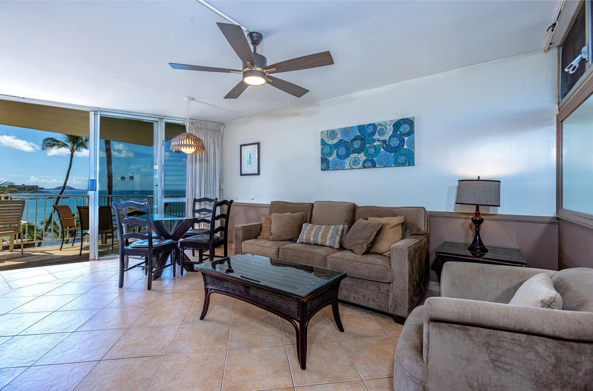 Condo in Kihei · ★4.0 · 2 bedrooms · 4 beds · 2 baths - Photo 2