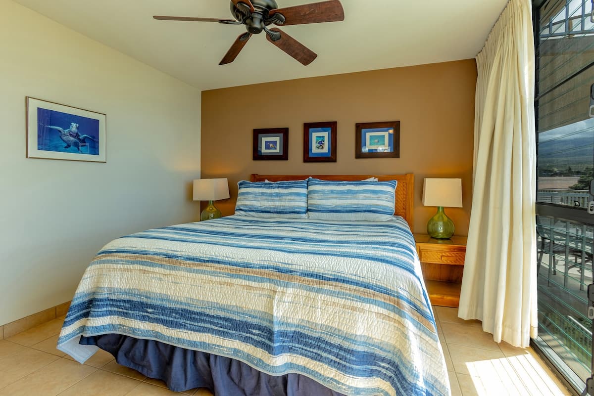 Condo in Kihei · ★4.0 · 2 bedrooms · 4 beds · 2 baths - Photo 4
