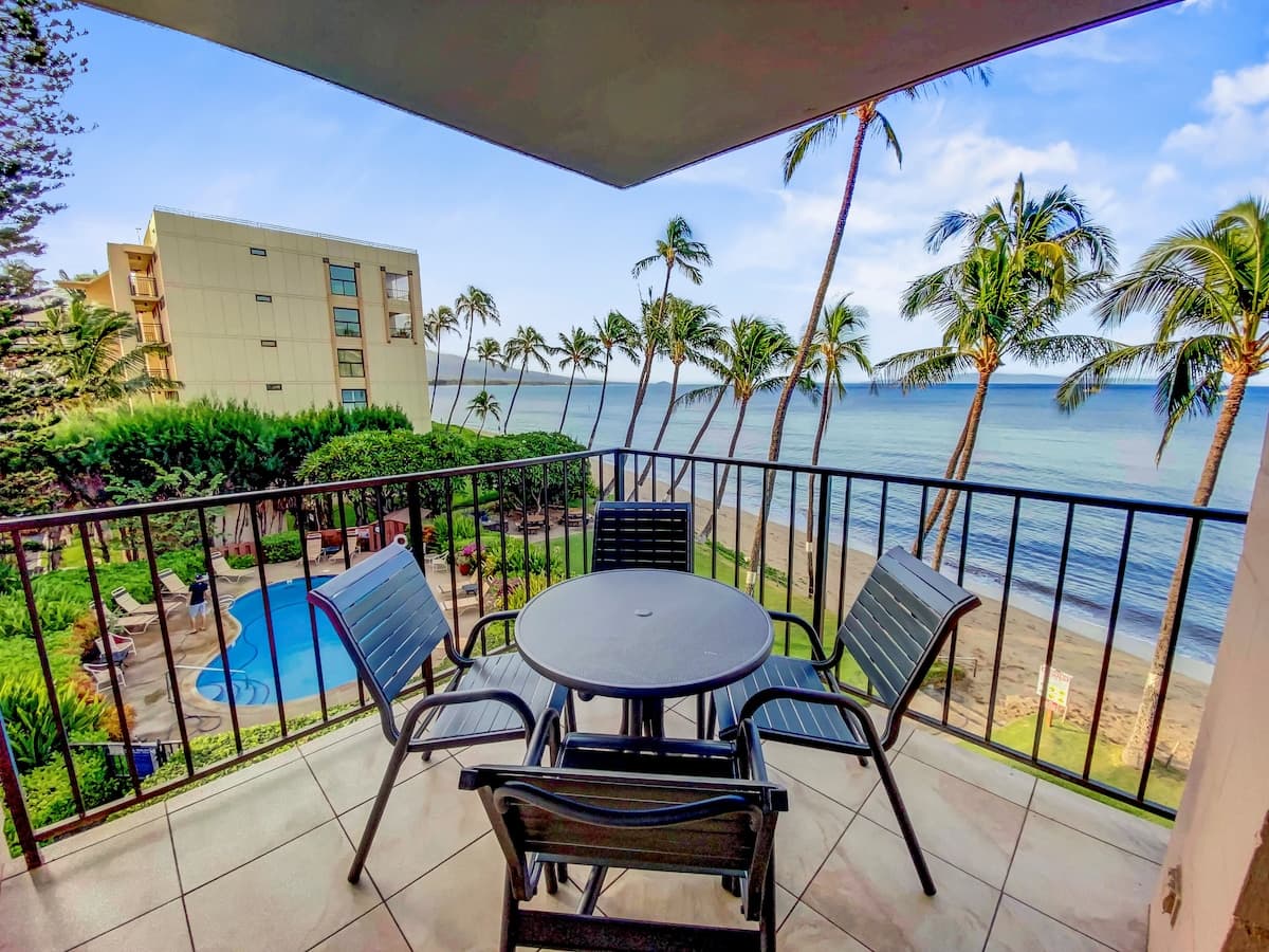 Condo in Kihei · ★4.75 · 2 bedrooms · 4 beds · 1 bath - Photo 1