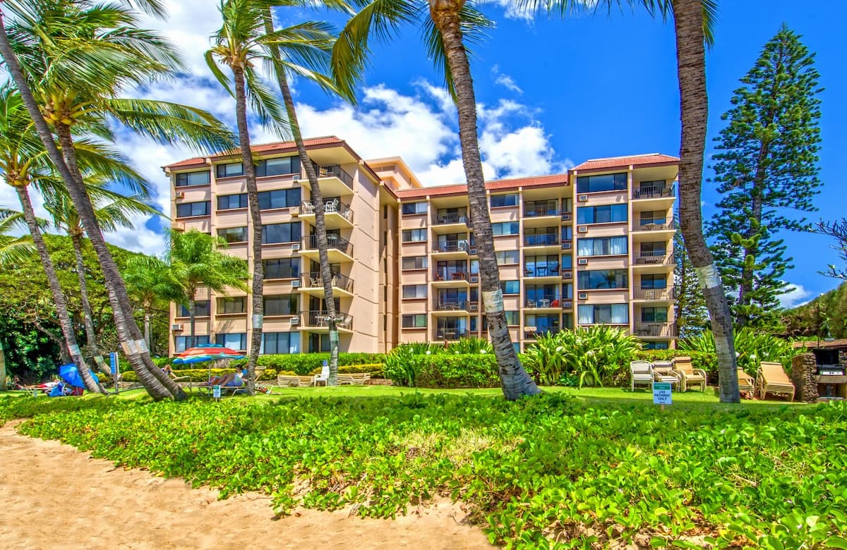 Condo in Kihei · ★4.75 · 2 bedrooms · 4 beds · 1 bath - Photo 5