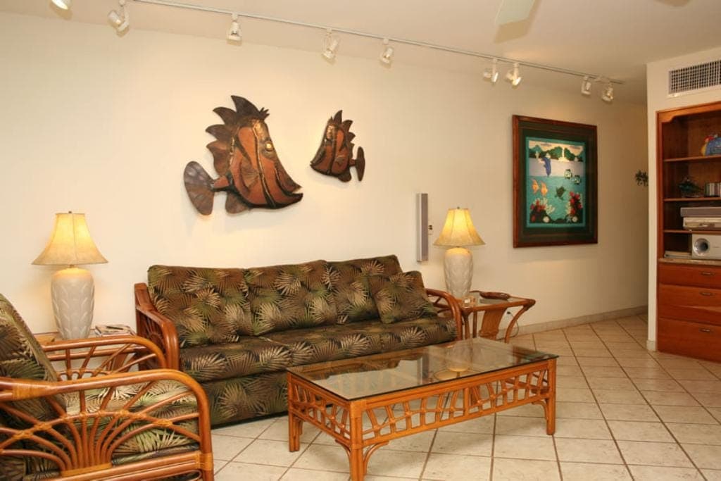 Condo in Kihei · ★4.83 · 1 bedroom · 2 beds · 1 bath - Photo 2