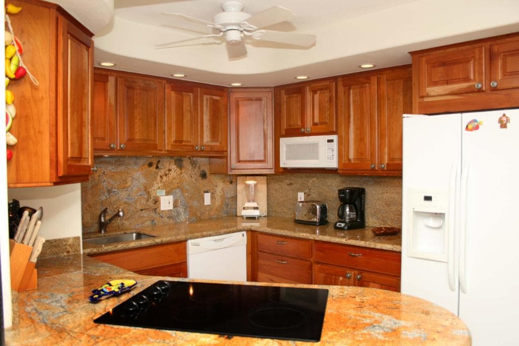 Condo in Kihei · ★4.83 · 1 bedroom · 2 beds · 1 bath - Photo 3
