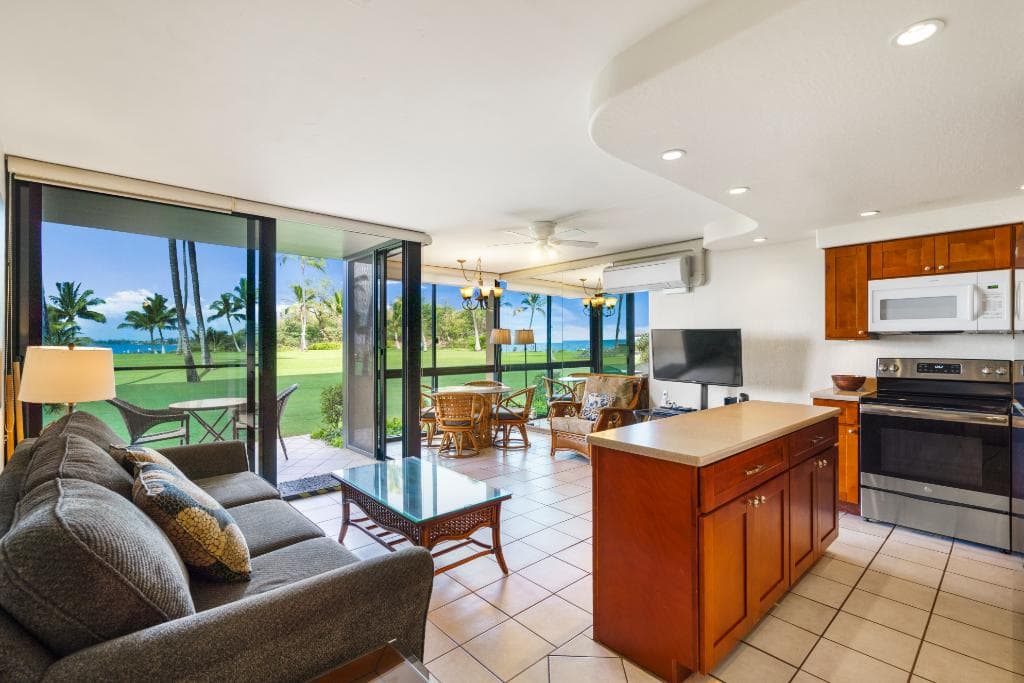 Condo in Kihei · ★4.83 · 1 bedroom · 2 beds · 1.5 baths - Photo 2