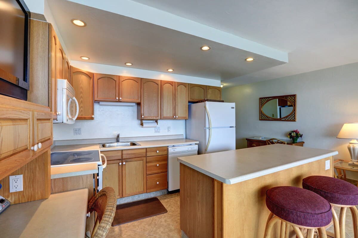Condo in Kihei · ★4.5 · 1 bedroom · 2 beds · 1.5 baths - Photo 3