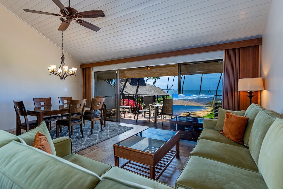 Condo in Kihei · ★4.25 · 2 bedrooms · 4 beds · 2 baths - Photo 2