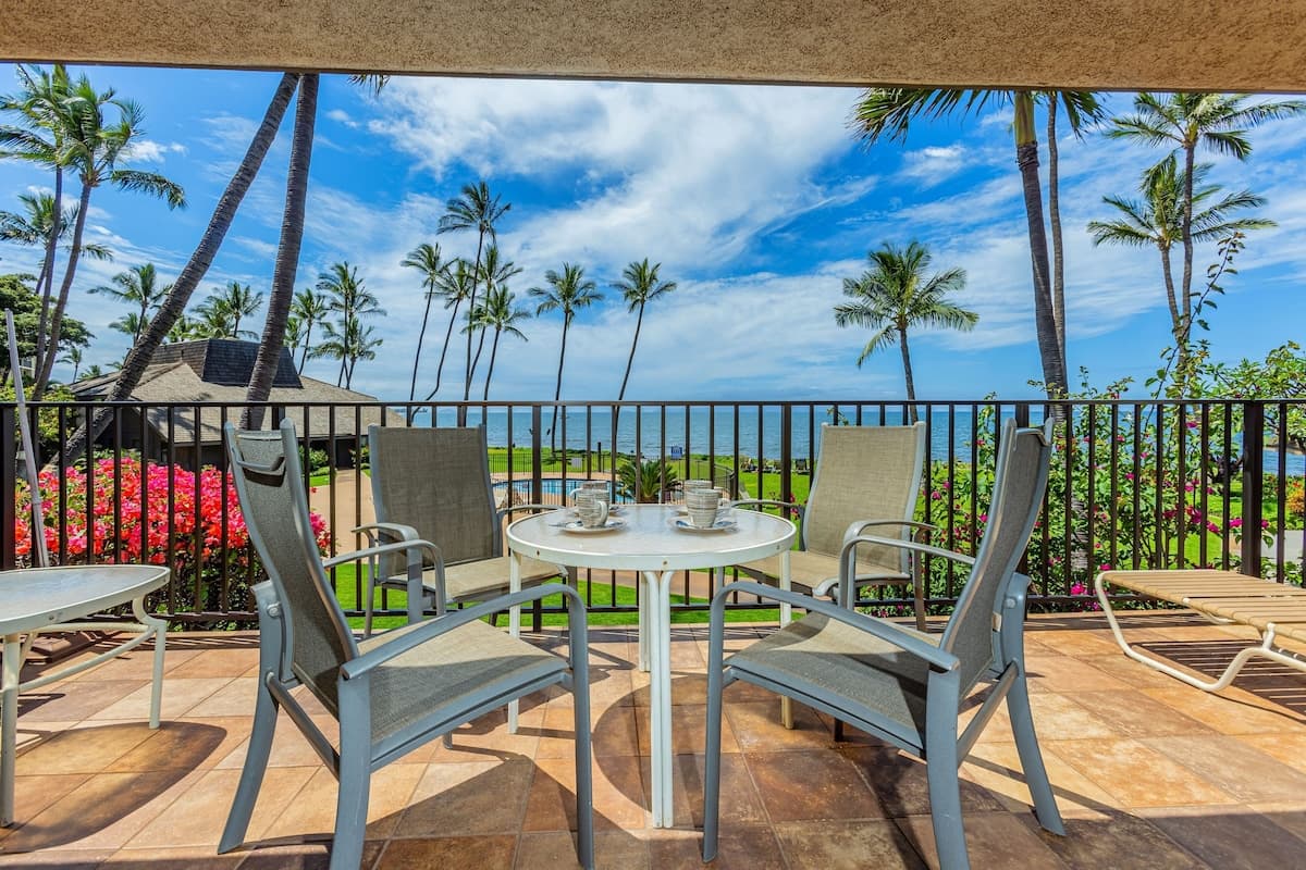 Condo in Kihei · ★4.25 · 2 bedrooms · 4 beds · 2 baths - Photo 1