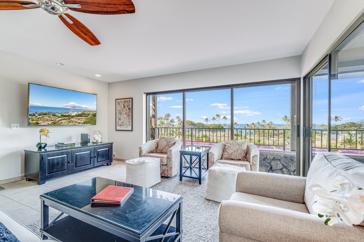 Condo in Wailea · ★4.88 · 2 bedrooms · 3 beds · 2 baths - Photo 2