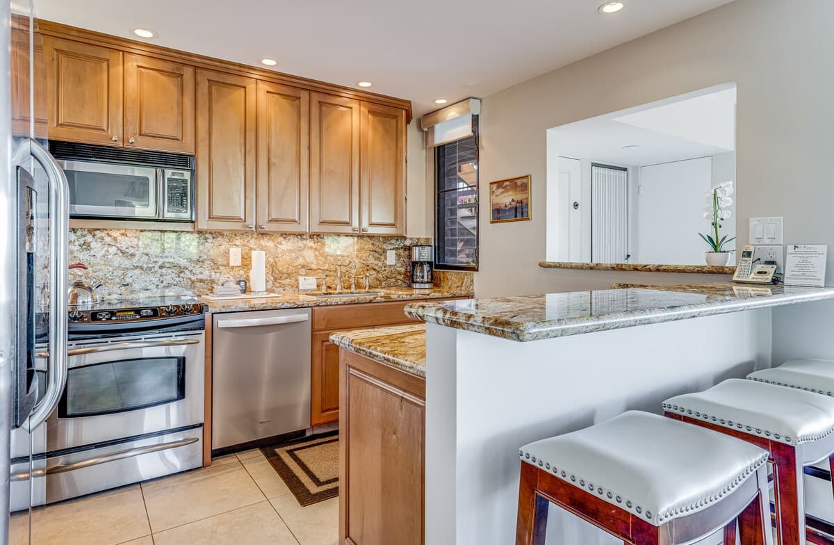 Condo in Wailea · ★4.88 · 2 bedrooms · 3 beds · 2 baths - Photo 3