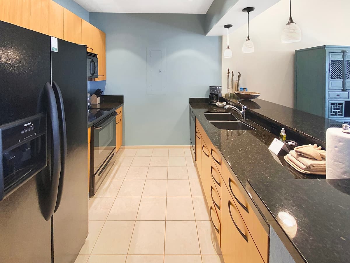 Condo in Wailea · ★4.88 · 2 bedrooms · 3 beds · 2 baths - Photo 3