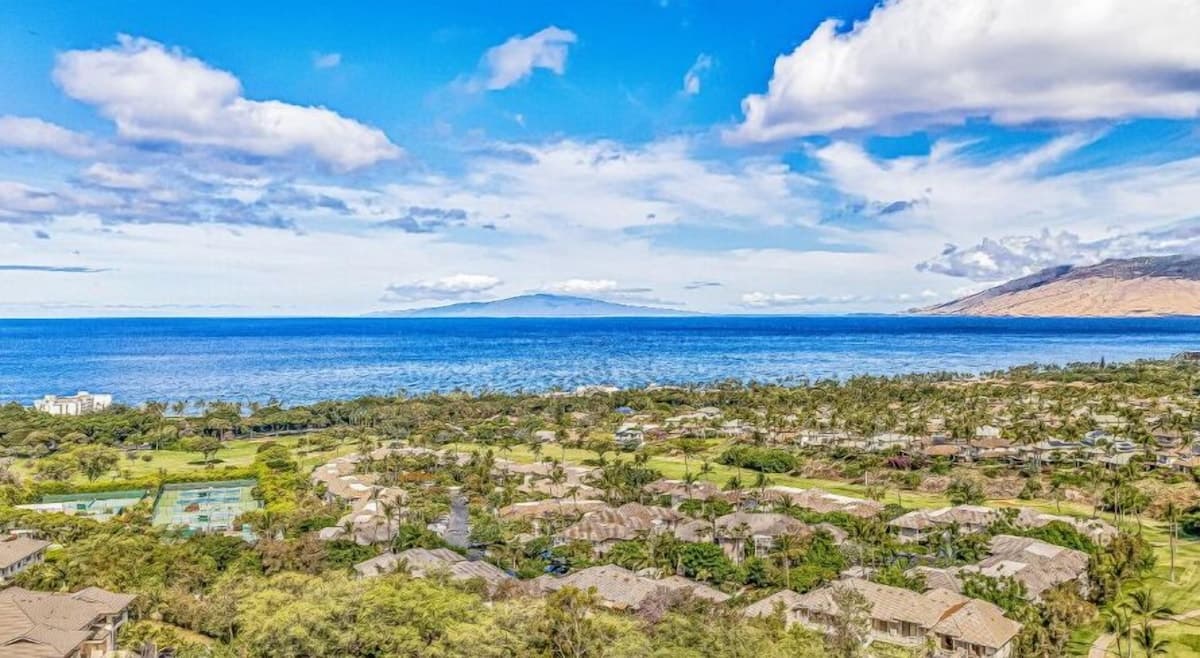 Condo in Wailea · ★4.88 · 2 bedrooms · 3 beds · 2 baths - Photo 5