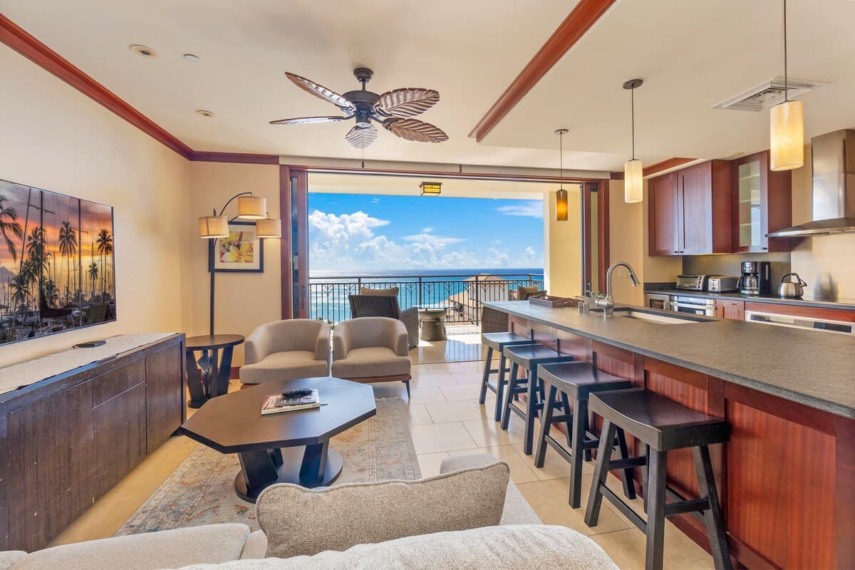 TOP Floor Penthouse with Panoramic View - Photo 3