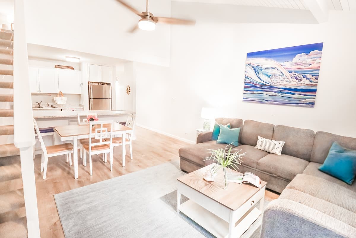 Condo in Kahuku · ★4.9 · 2 bedrooms · 4 beds · 3 private baths - Photo 3