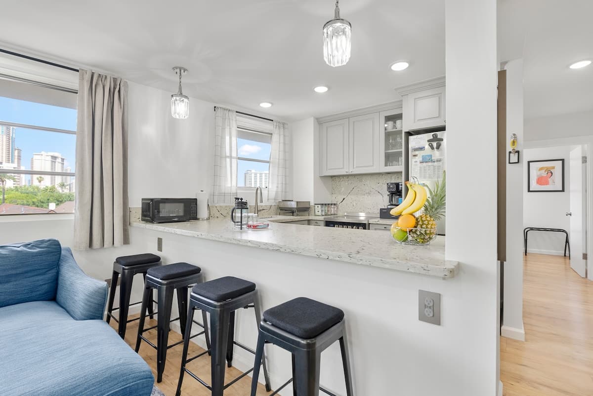 Waikike Beach Loft Near Restaurants - Photo 5