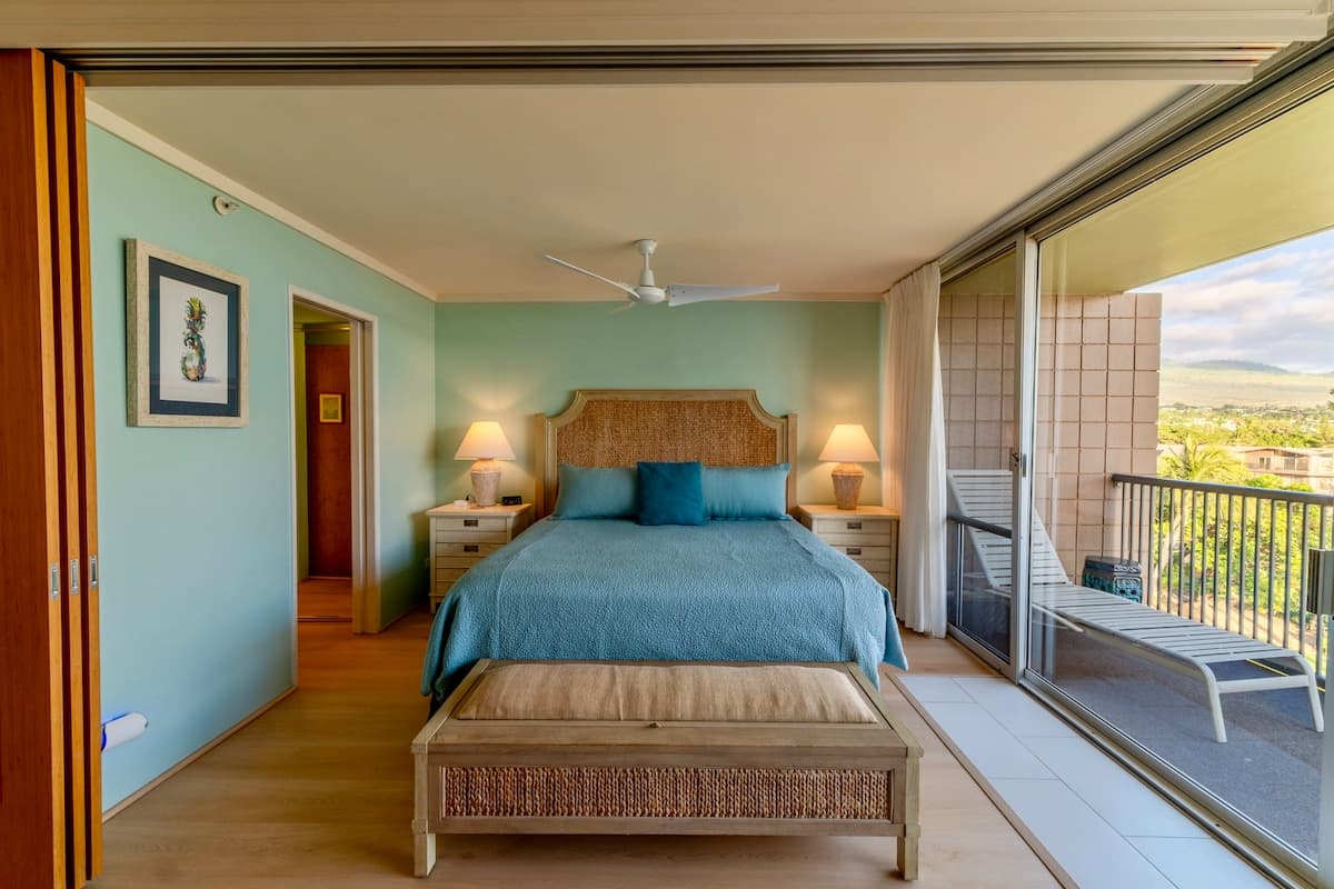 Condo in Kihei · ★4.93 · 2 bedrooms · 2 beds · 2 baths - Photo 5