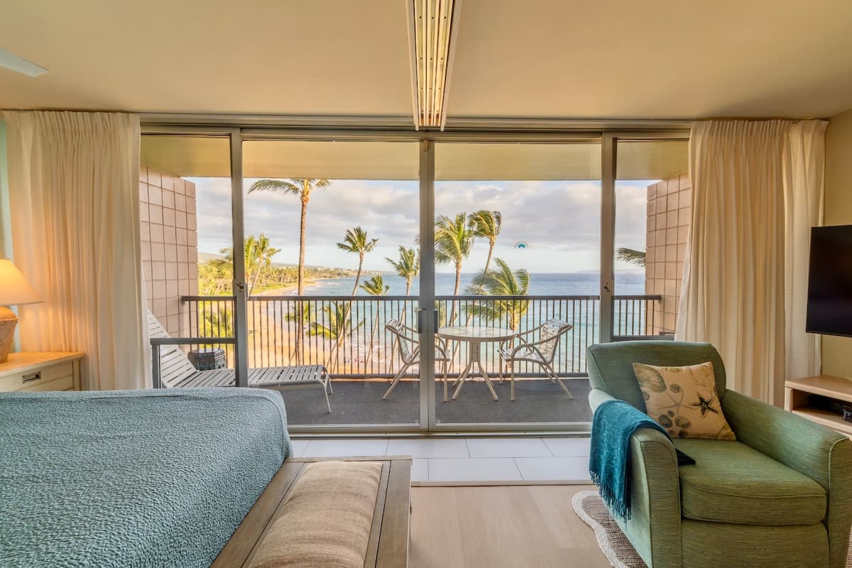 Condo in Kihei · ★4.93 · 2 bedrooms · 2 beds · 2 baths - Photo 1