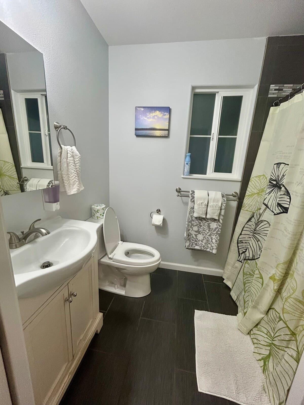Home in Hilo · ★4.98 · 3 bedrooms · 3 beds · 2 private baths - Photo 5