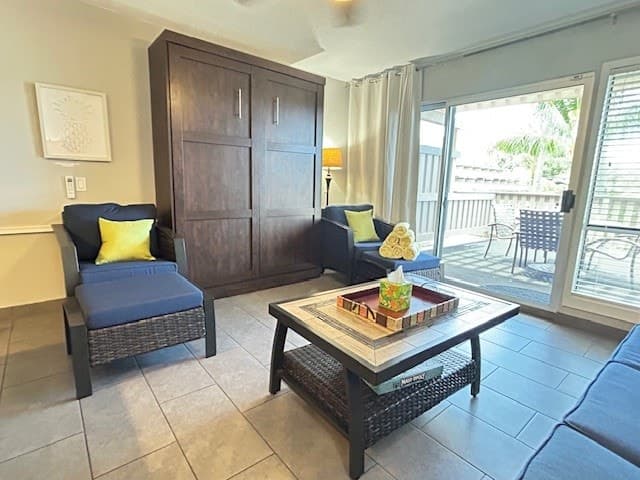 Condo in Lahaina · ★4.67 · 2 bedrooms · 4 beds · 2.5 baths - Photo 4