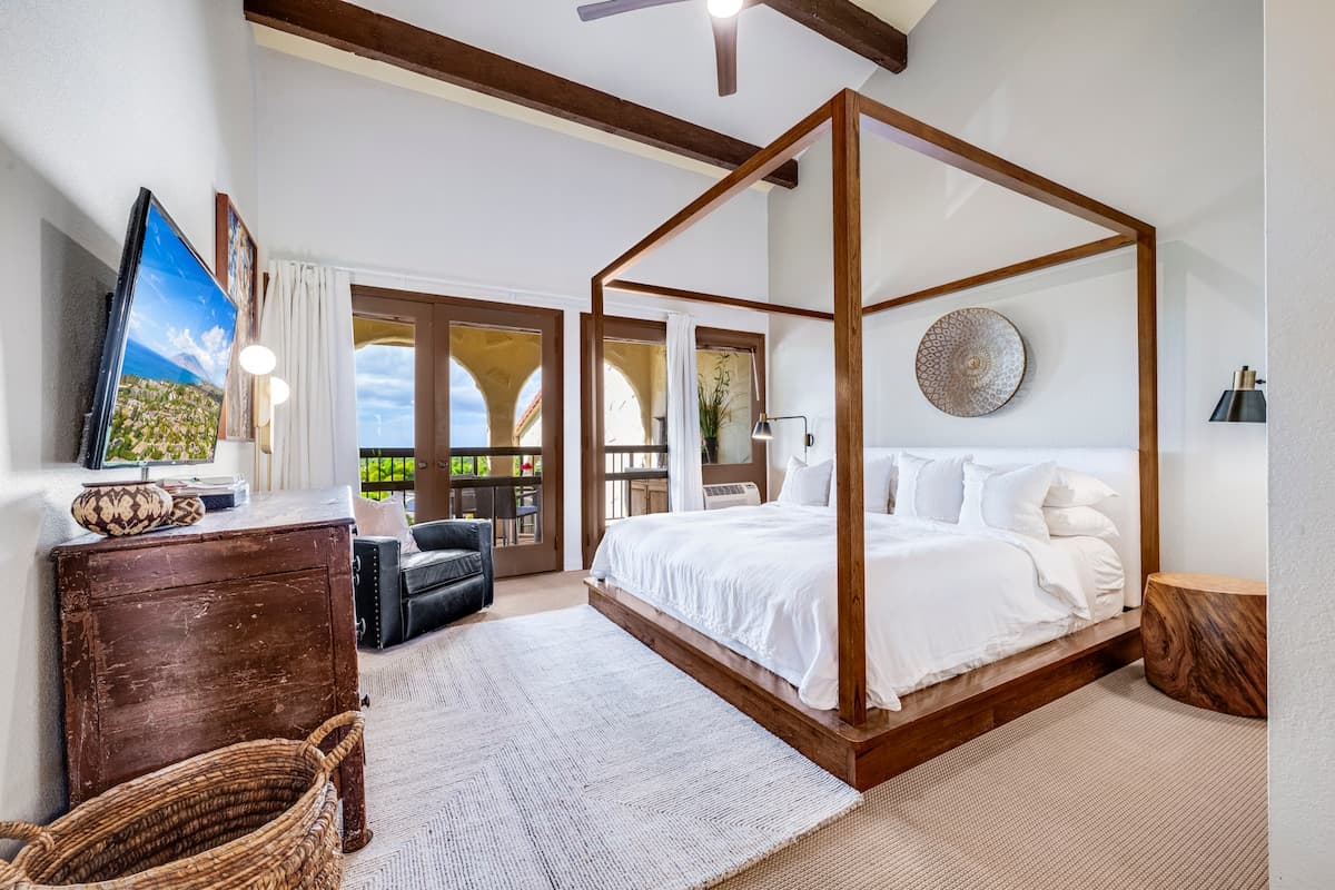 Condo in Kihei · ★4.96 · 2 bedrooms · 2 beds · 2 baths - Photo 1