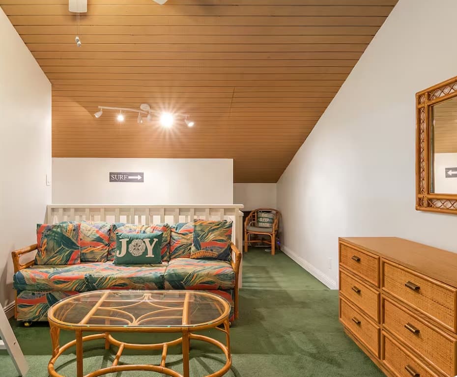 Condo in Kahuku · ★4.99 · 2 bedrooms · 4 beds · 2 private baths - Photo 4