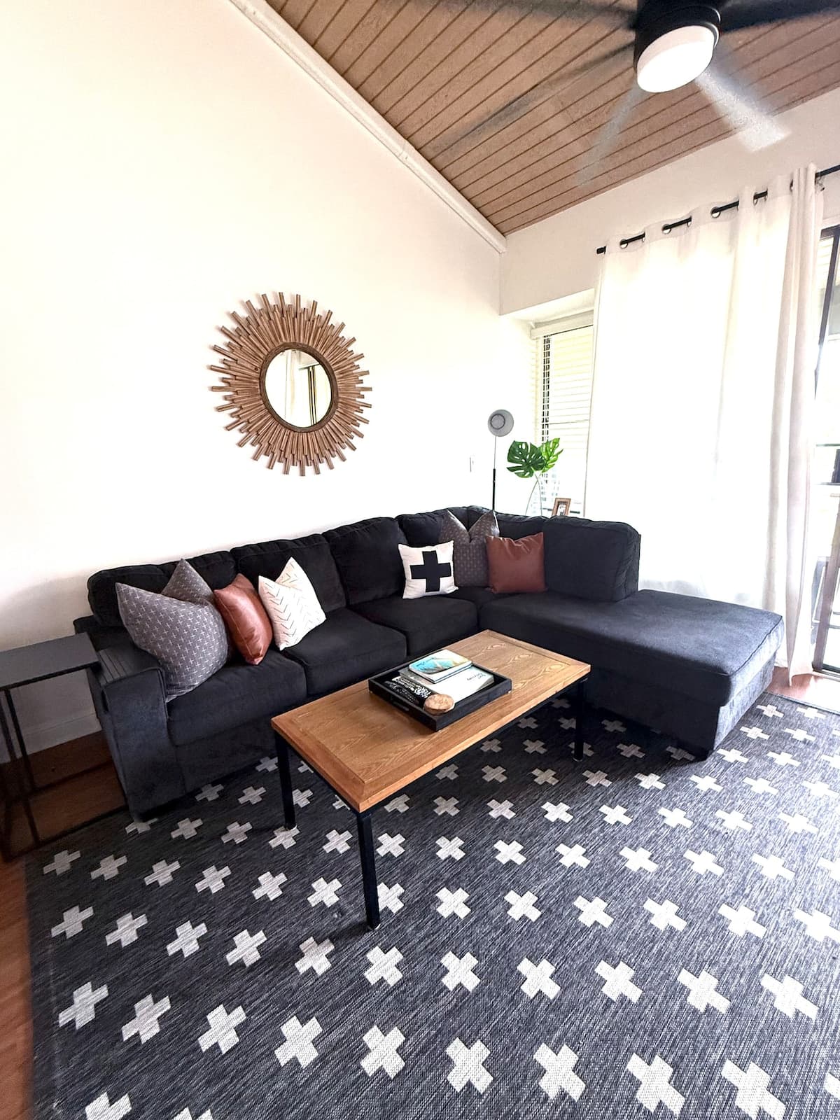 Condo in Kahuku · ★4.99 · 2 bedrooms · 4 beds · 2 private baths - Photo 1