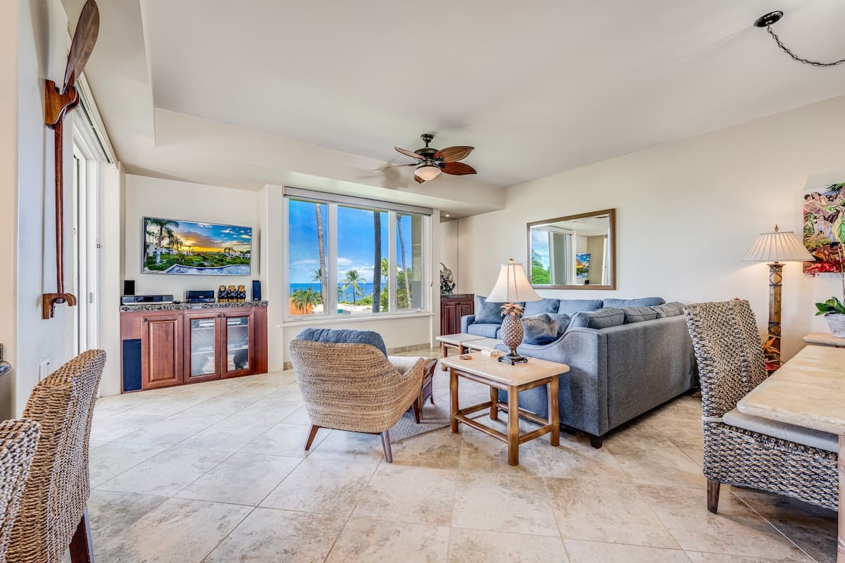Condo in Wailea · ★4.8 · 2 bedrooms · 3 beds · 2 baths - Photo 2