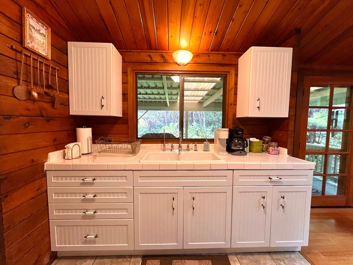 Cabin in Volcano · ★4.84 · 2 bedrooms · 3 beds · 1 bath - Photo 4