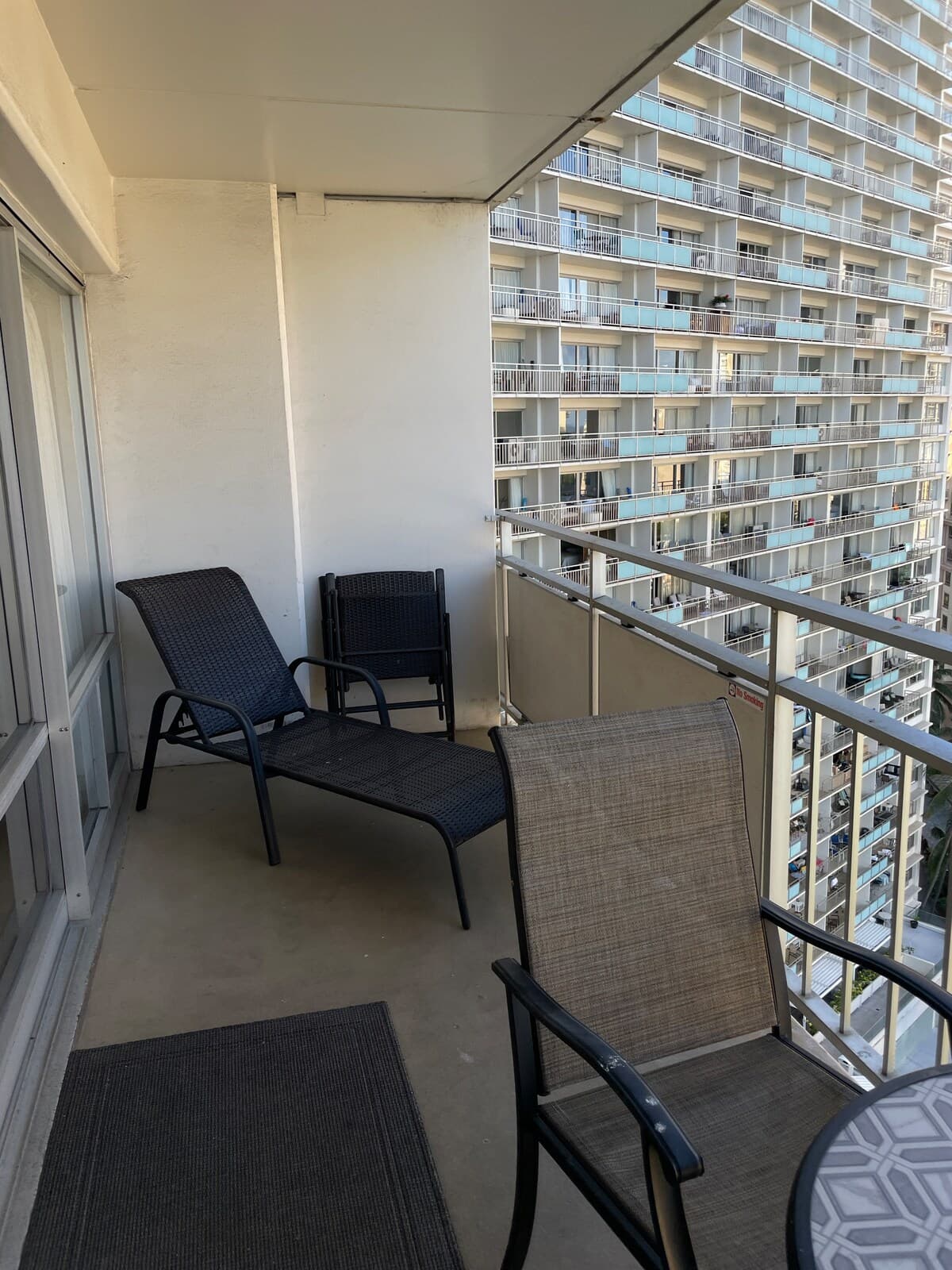 Condo in Honolulu · ★4.91 · Studio · 2 beds · 1 private bath - Photo 2