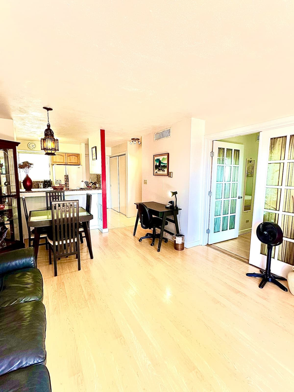 Condo in Honolulu · ★4.75 · 2 bedrooms · 3 beds · 1 private bath - Photo 1
