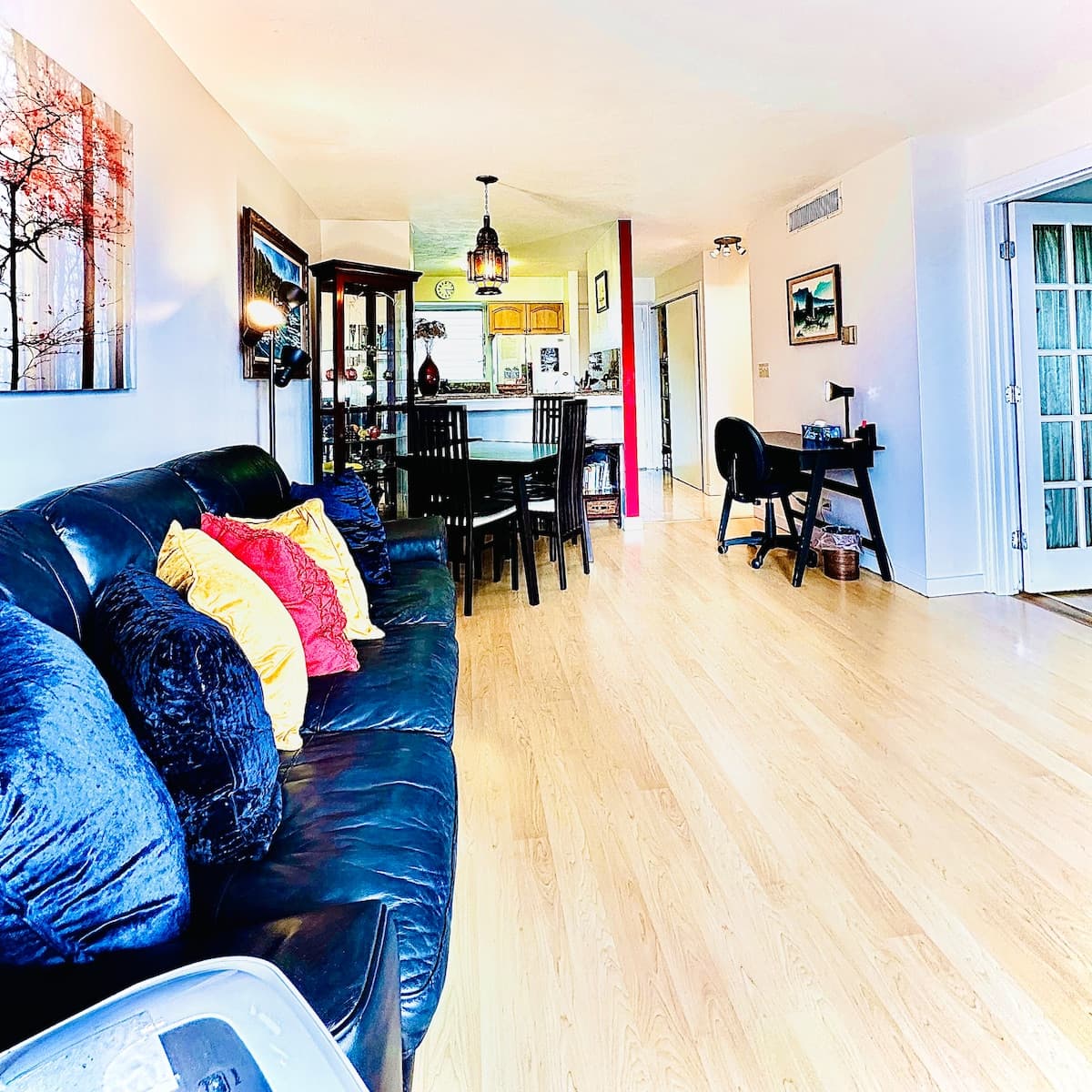 Condo in Honolulu · ★4.75 · 2 bedrooms · 3 beds · 1 private bath - Photo 3