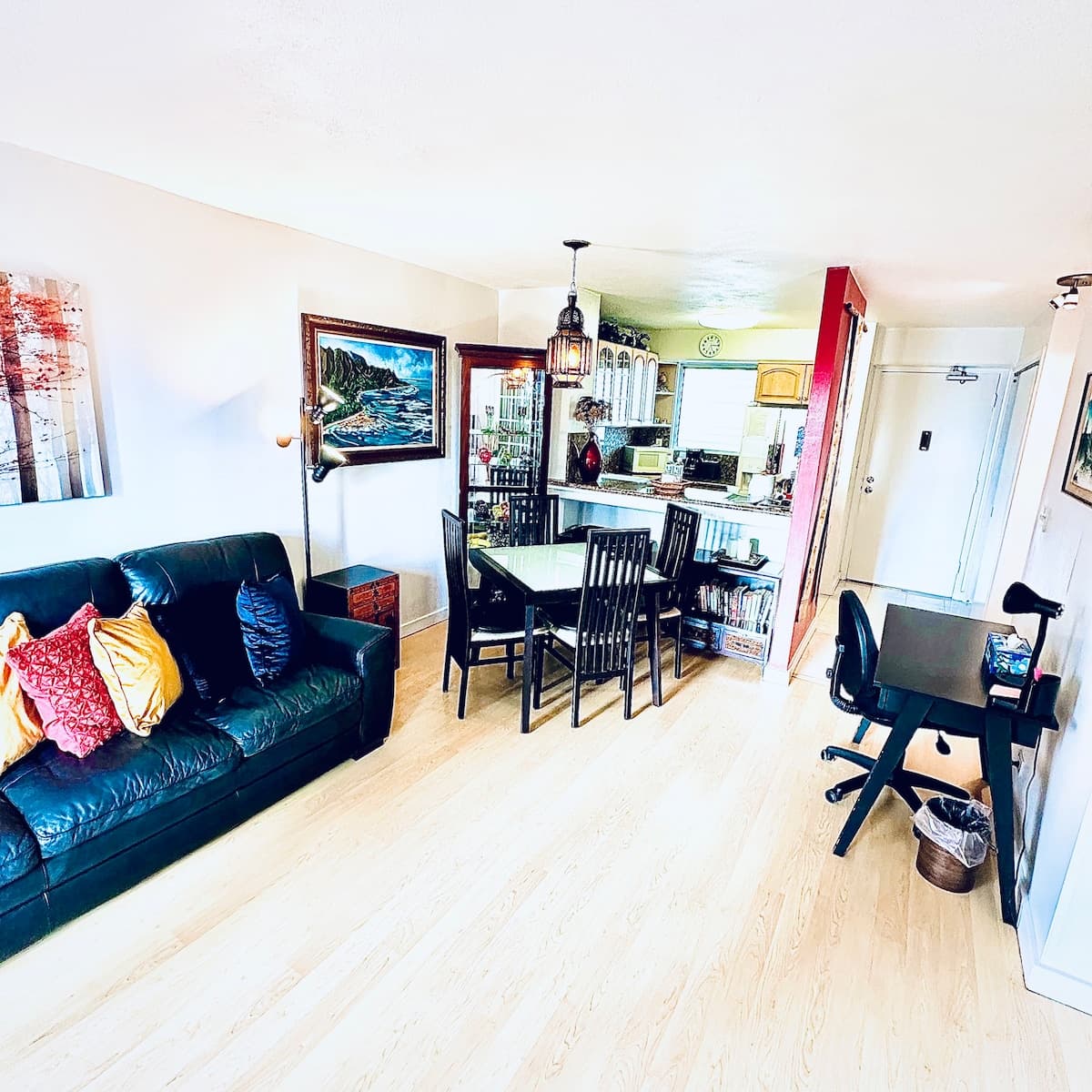 Condo in Honolulu · ★4.75 · 2 bedrooms · 3 beds · 1 private bath - Photo 2