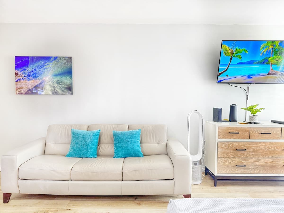 Condo in Honolulu · ★4.9 · Studio · 1 bed · 1 private bath - Photo 5